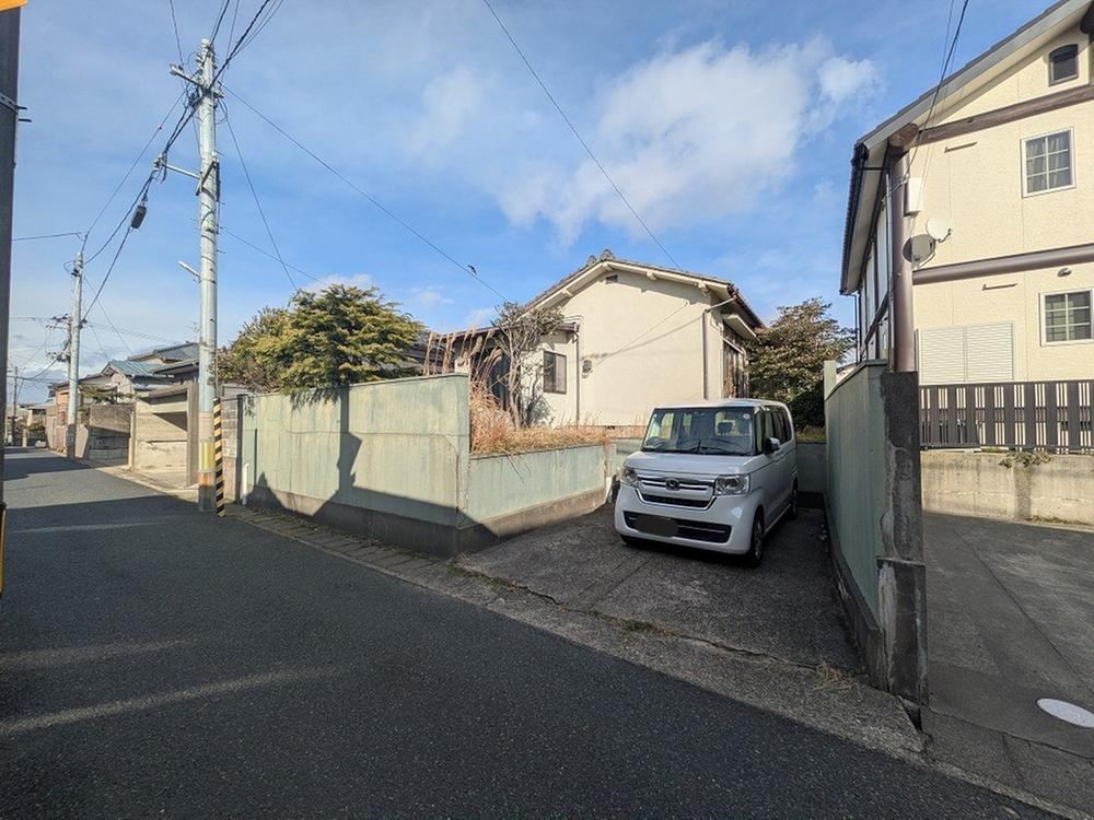 Ideal Family Land Close to Schools and Supermarkets - Photo 1