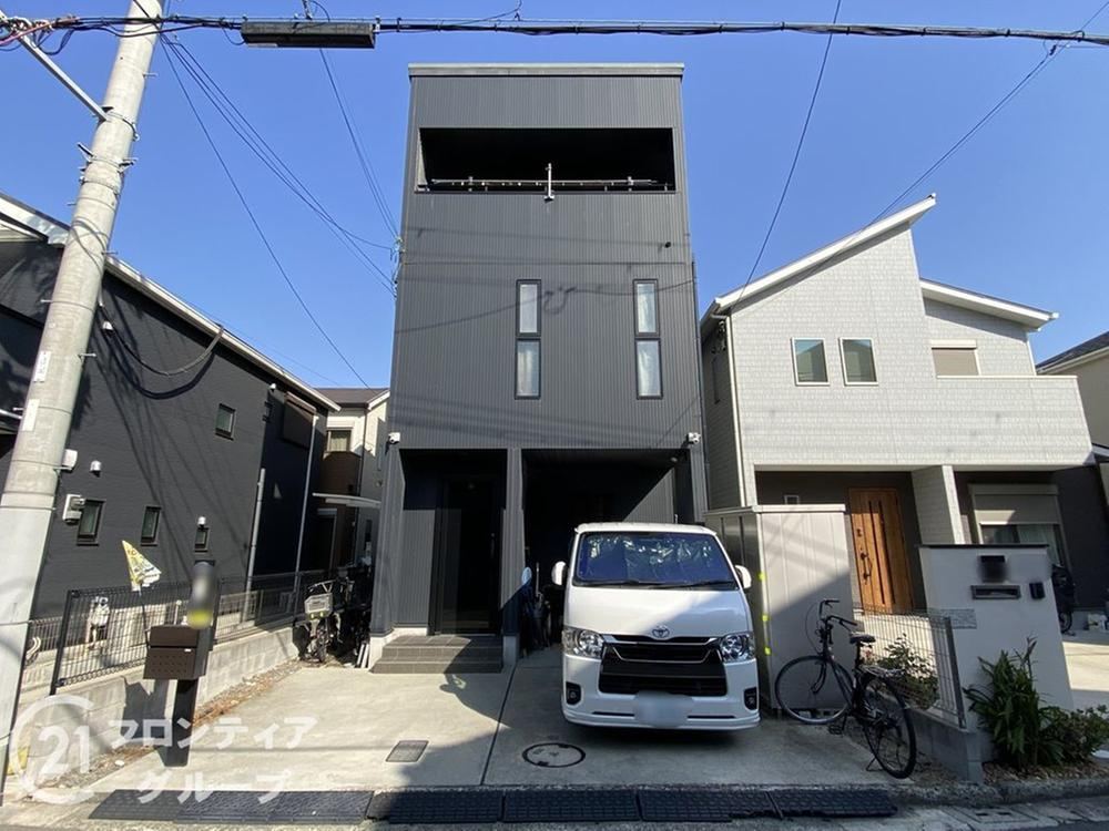 Stylish 2LDK+S House with Walk-In Closet in Sakai, Osaka - Photo 1