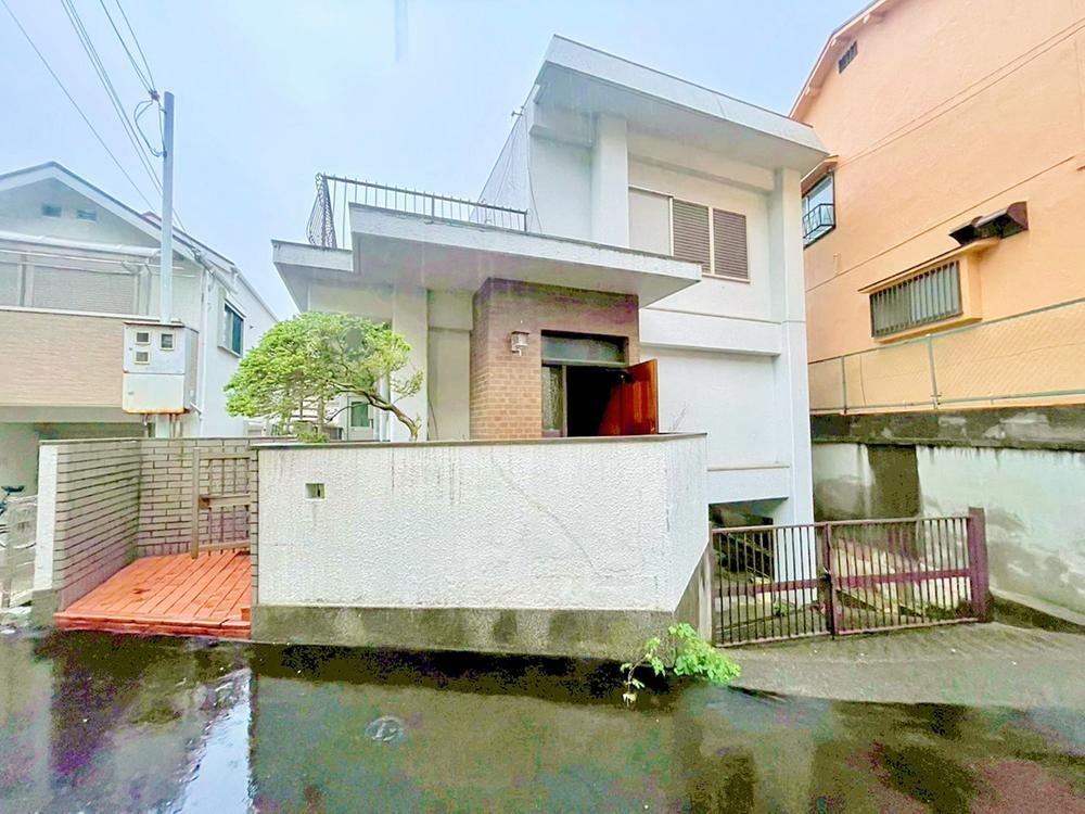 Spacious 4LDK House in Hayamiyama-cho - Photo 1