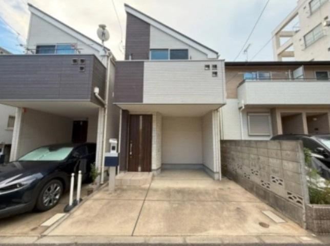 Family-Friendly 1LDK+2S House Near Schools in Suginami - Photo 1