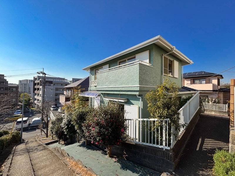 Stylish 4LDK House with Modern Amenities in Totsuka - Photo 1