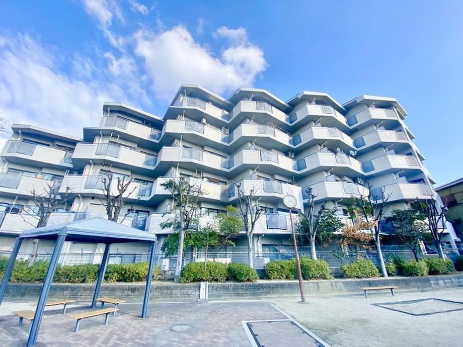 3LDK apartment in Hirakata, Osaka - Photo 1