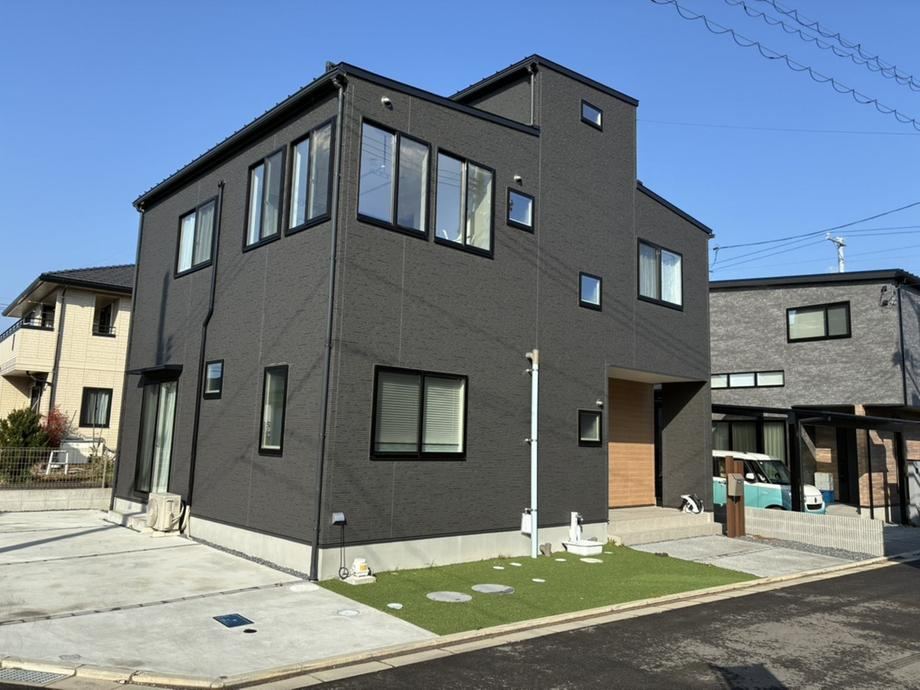 Contemporary 5LDK House in Iwakuni - Photo 1
