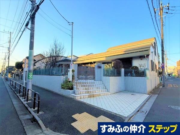 Elegant 5SLDK House with Indoor Golf Area - Photo 1