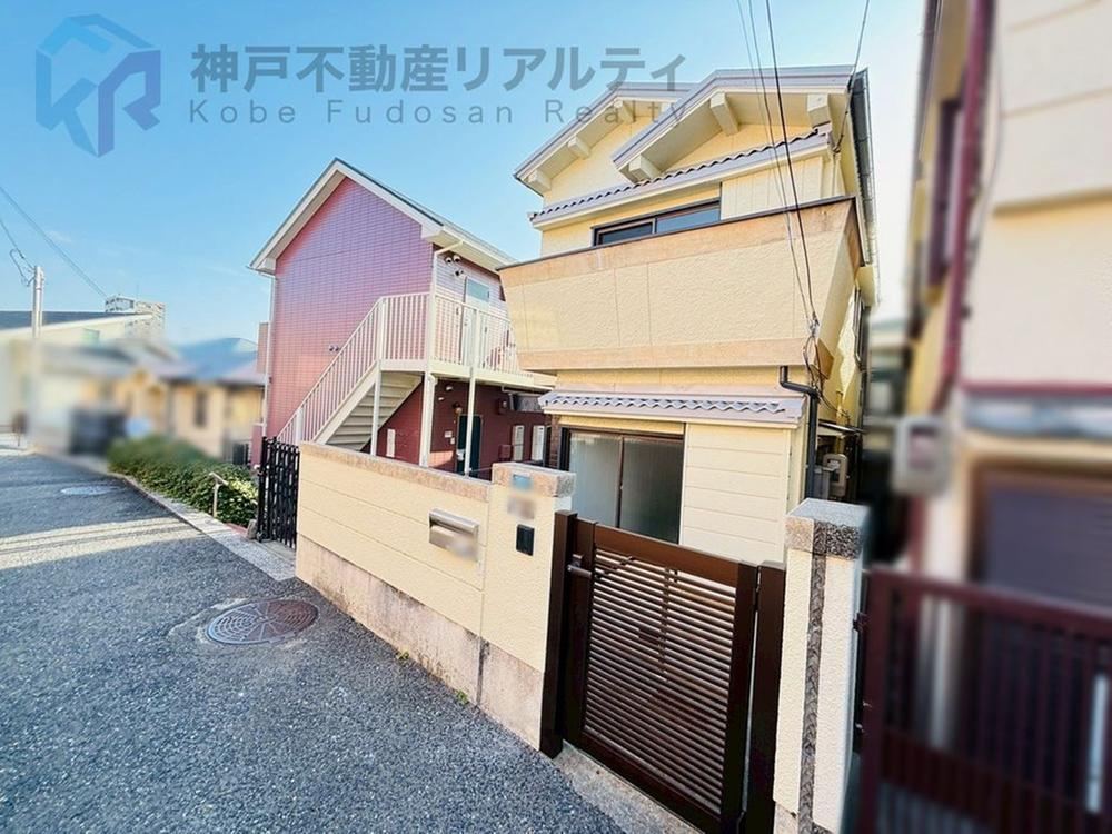Recently Renovated 3DK House Near Suma Temple, Kobe - Photo 1