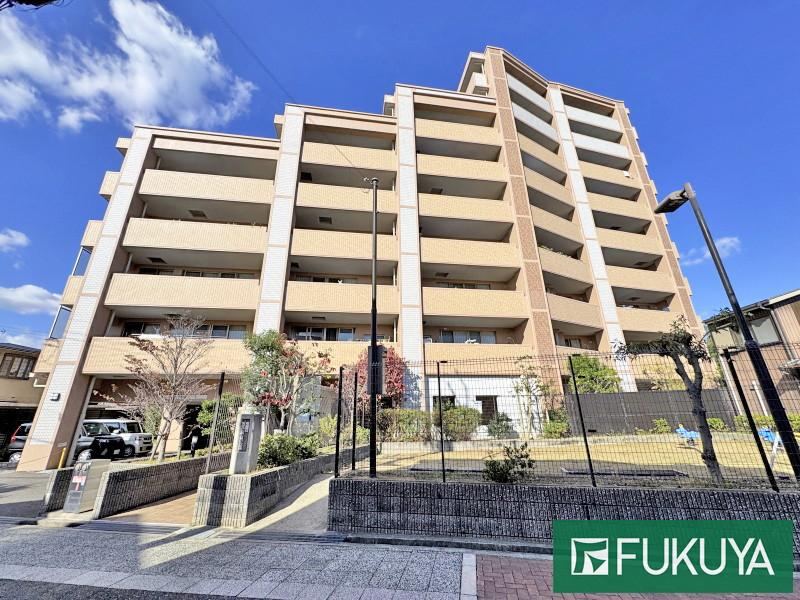 3LDK apartment in Neyagawa, Osaka - Photo 1