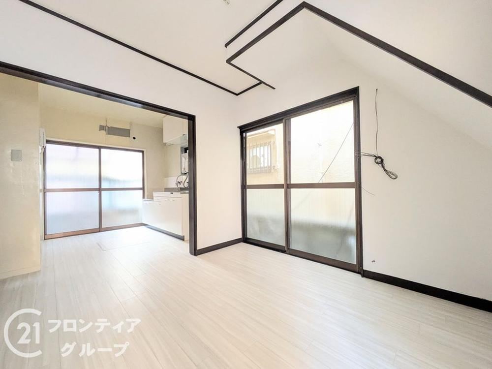 Bright 3DK House Near Suma Temple, Kobe - Photo 1