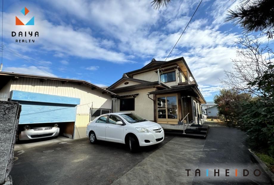 Spacious 7DK House with Garage in Urushiyama - Photo 1
