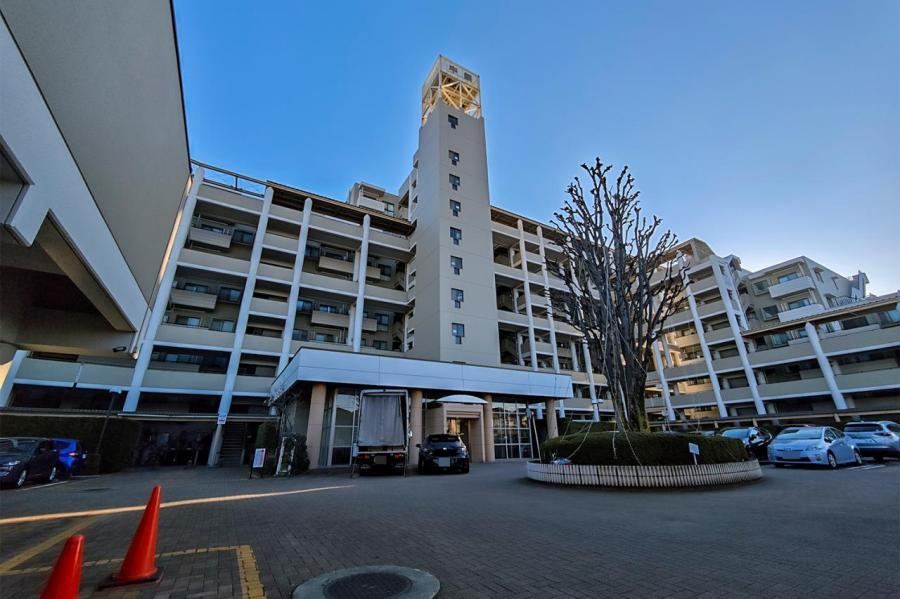 Spacious 2LDK Apartment Near Inariyama Park - Photo 1