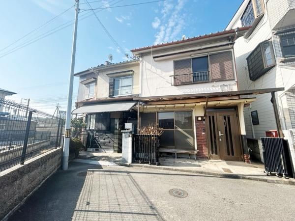 Charming 9DK Terrace House in Tadaoka - Photo 1