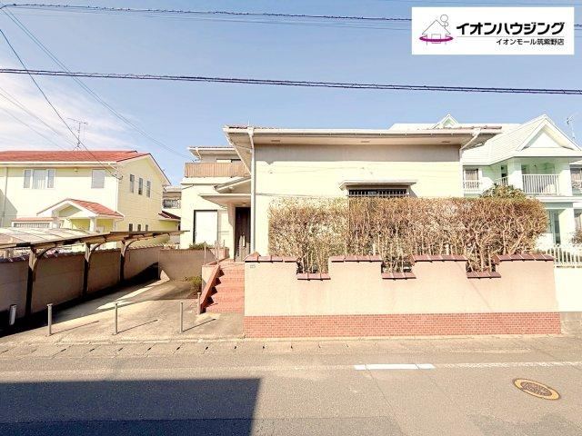 Charming 4LDK House in Onojo - Photo 1