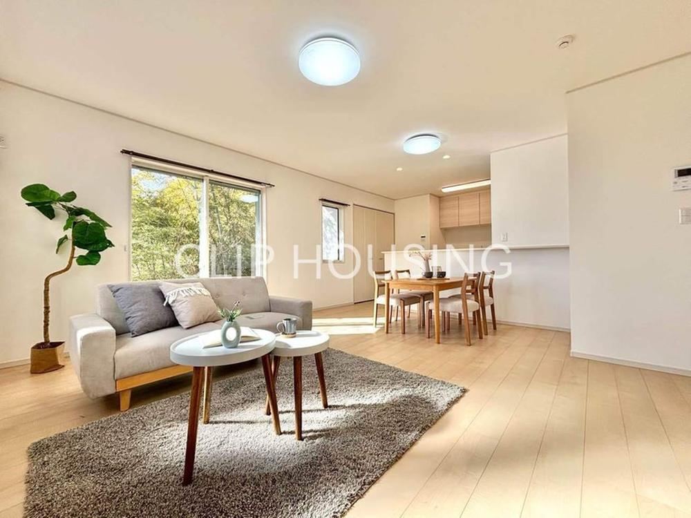 Newly Renovated 3LDK Detached House in Totsuka - Photo 1