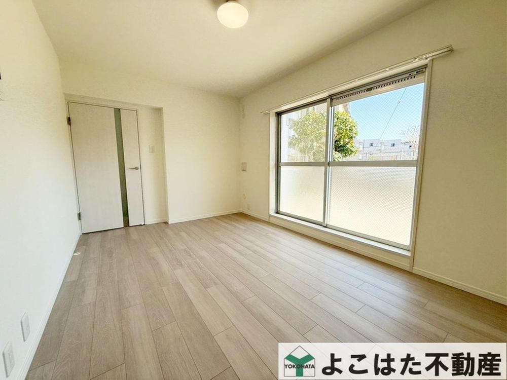 Fully Renovated 3DK Apartment Near Multiple Train Lines - Photo 1