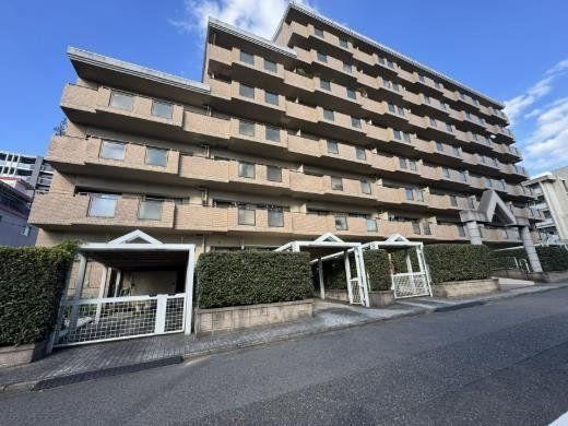 2LDK apartment in Tobata Ward, Kitakyushu, Fukuoka - Photo 1