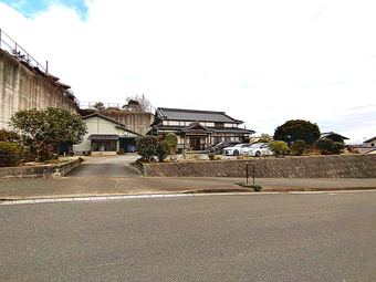 Spacious Single-Story House in Itoshima