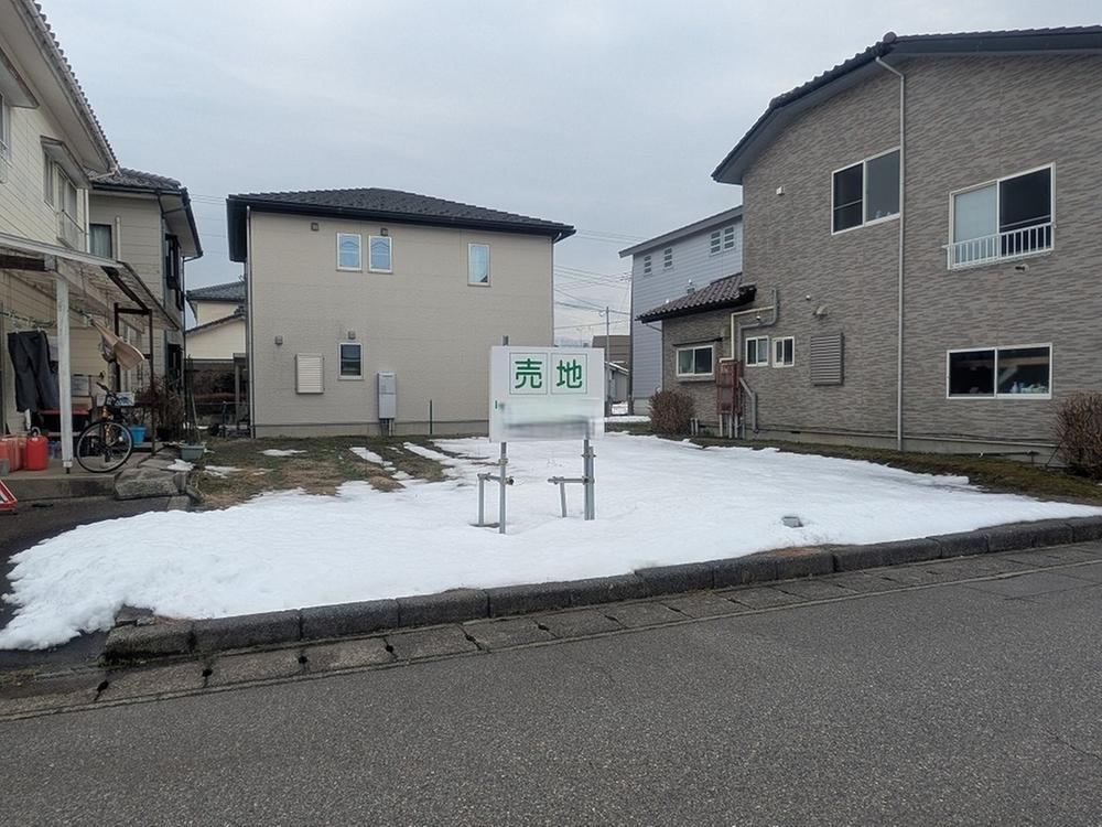 Shaped Land Near Shinjo Station - Photo 1