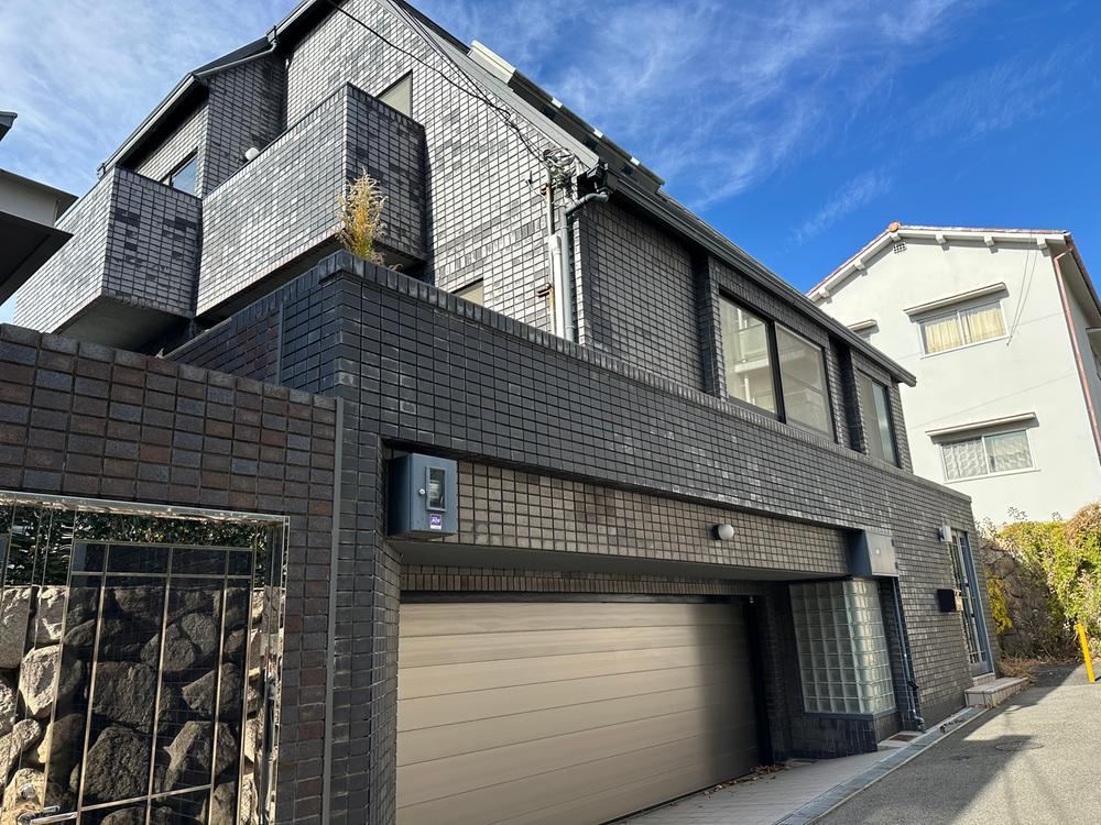 Renovated 3LDK House in Shinohara Honmachi, Kobe - Photo 1