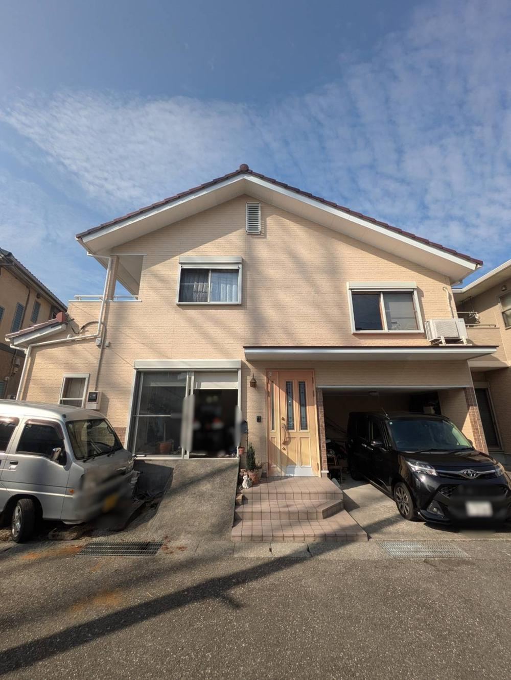 Open 3LDK Home with Spacious 18.8 Tatami LDK in Kochi - Photo 1
