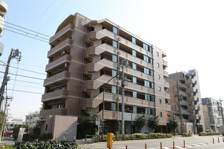Modern 3LDK Apartment in Takano-dai - Photo 1