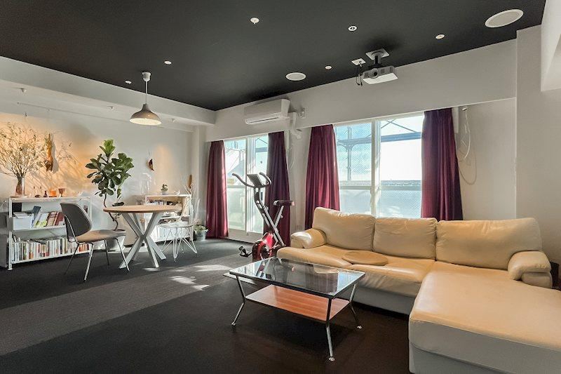 Fully Renovated 1LDK Apartment in Sugita - Photo 1