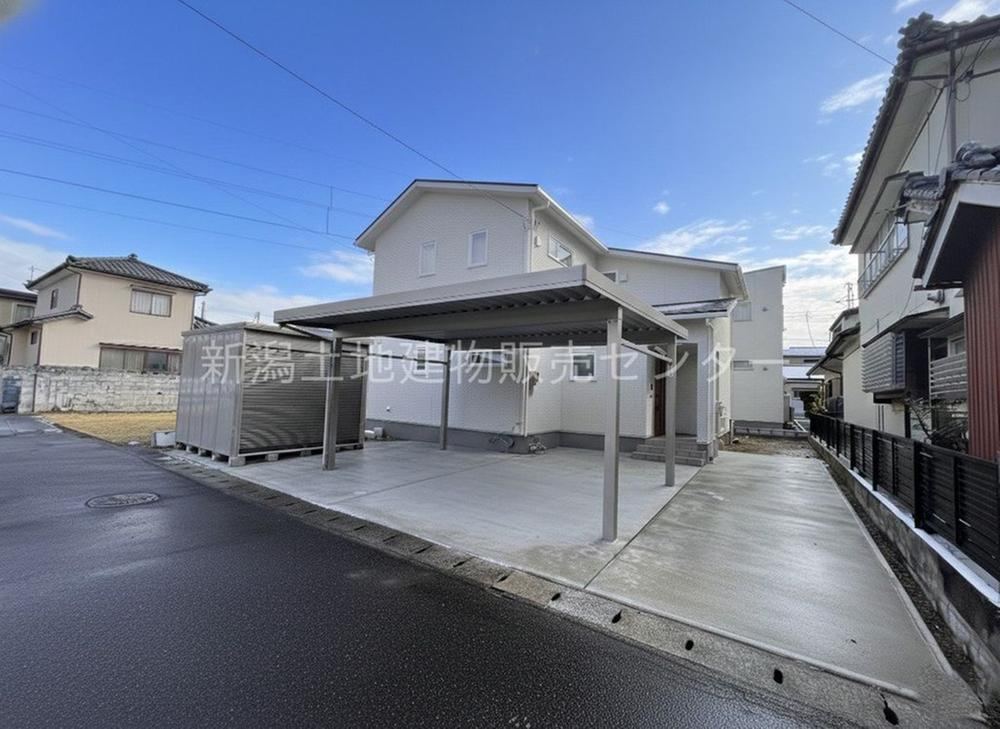 Spacious 5LDK House with Carport in Niigata City - Photo 1