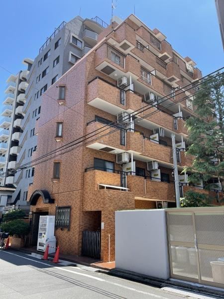 Compact Studio Apartment Near Hachioji Station - Photo 1