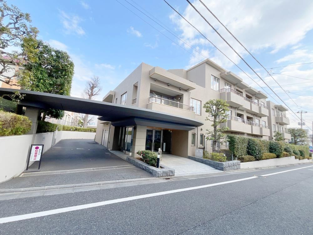 Upcoming Renovated 3SLDK Apartment in Kamiyogi - Photo 1