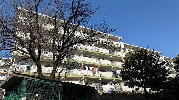 Bright 3LDK Apartment in Atsugi - Photo 1