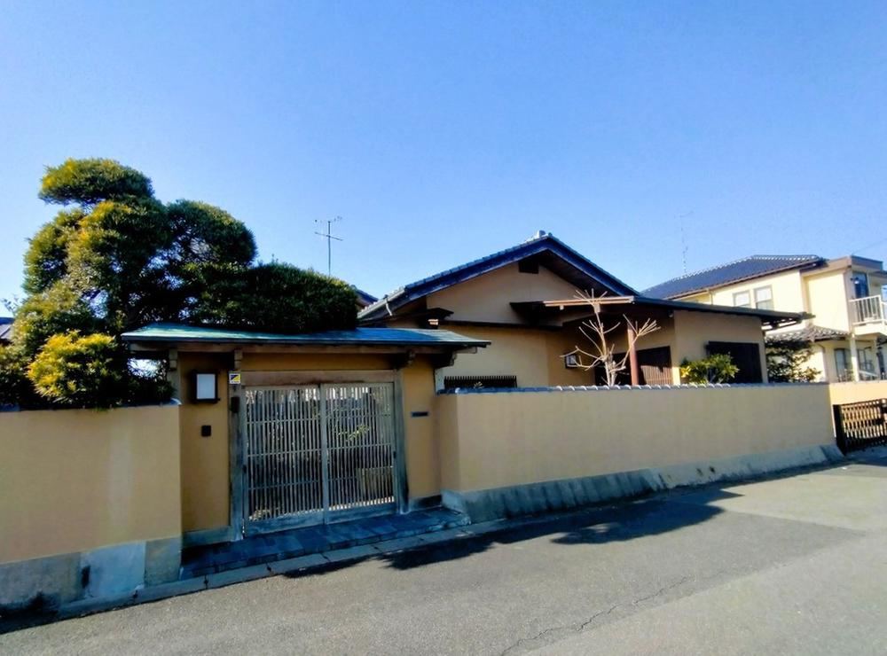 Charming 7LDK Japanese Home in Onahama - Photo 1