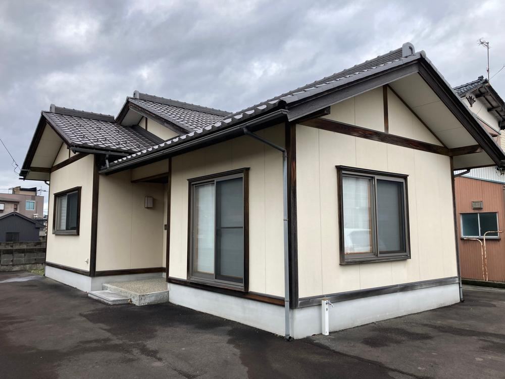 Convenient 2LDK Detached House Near Eiheiji Station - Photo 1