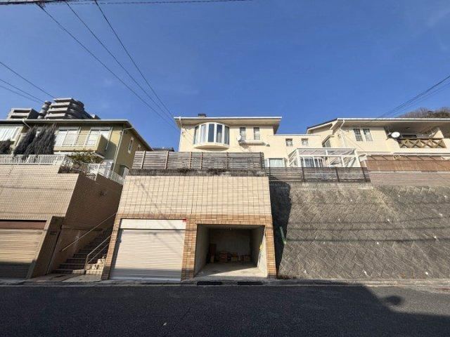 4LDK house in Nishi Ward, Hiroshima - Photo 1