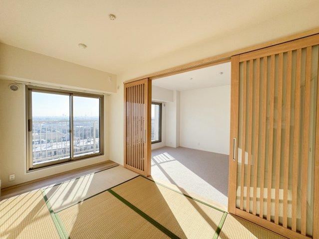 Fully Renovated 3LDK Apartment in Shin-Matsudo - Photo 1