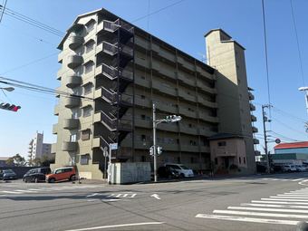 3LDK apartment in Itano District