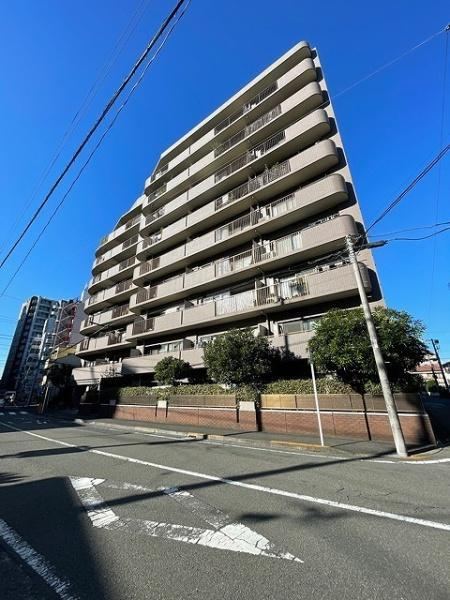 Modern 4LDK Apartment in Fujisawa - Photo 1