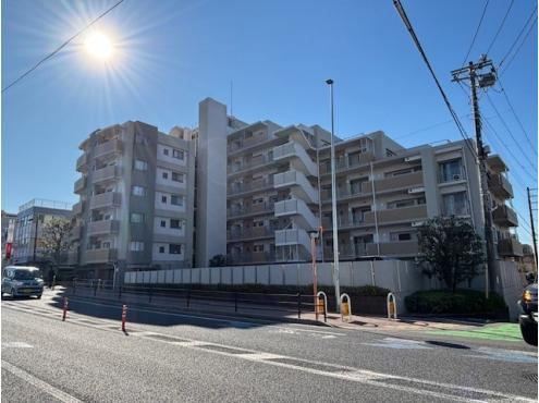 Bright 4LDK Apartment Near Maehara Station - Photo 1