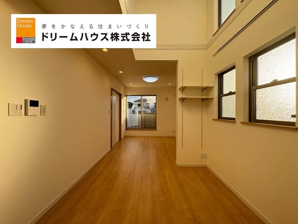 Modern 3LDK House Near Kawachi-Hanazono Station - Photo 1