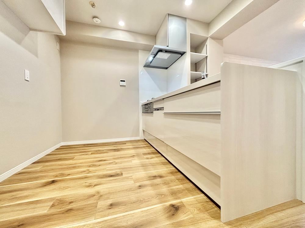 Renovated 3LDK Apartment Near Gyotoku Station - Photo 1
