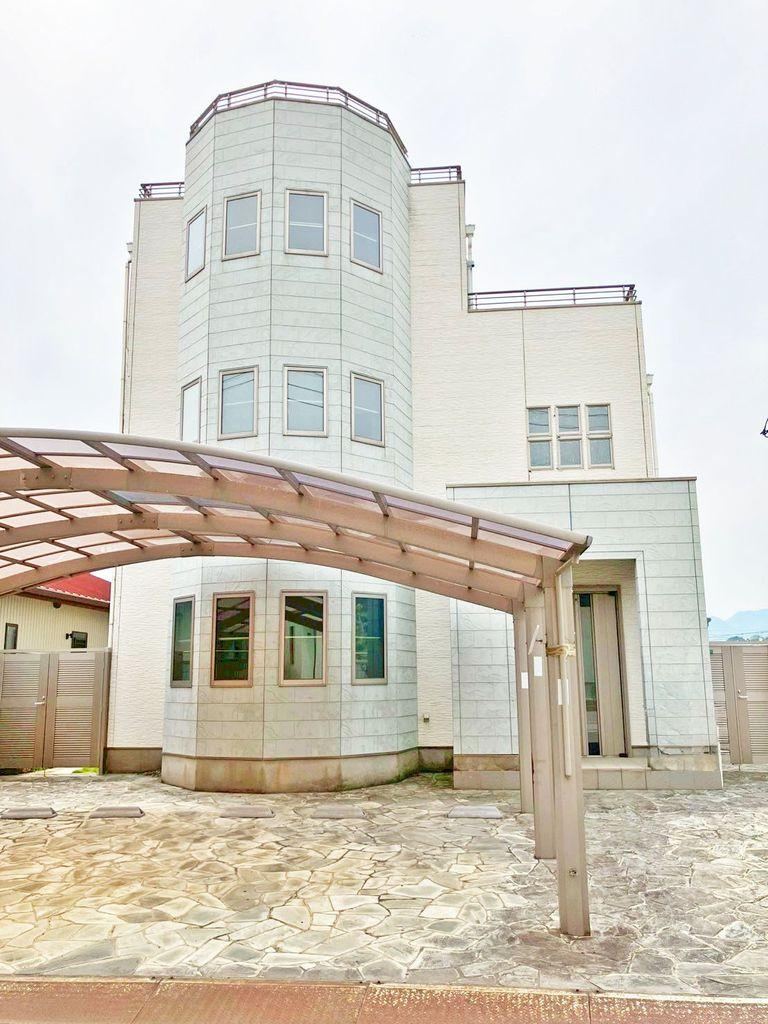 Stylish 3-Story 5LDK House in Kokura Minami - Photo 1