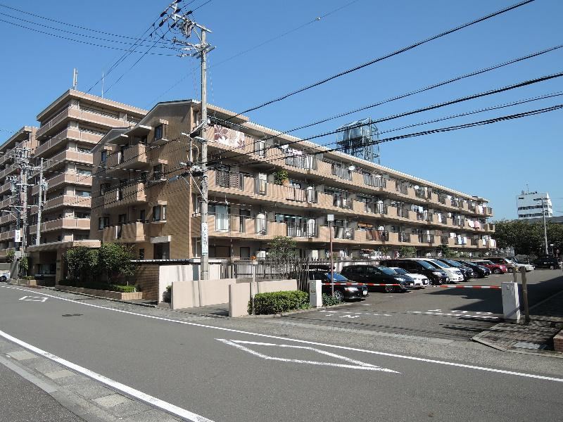 2LDK apartment in Suruga Ward, Shizuoka - Photo 1
