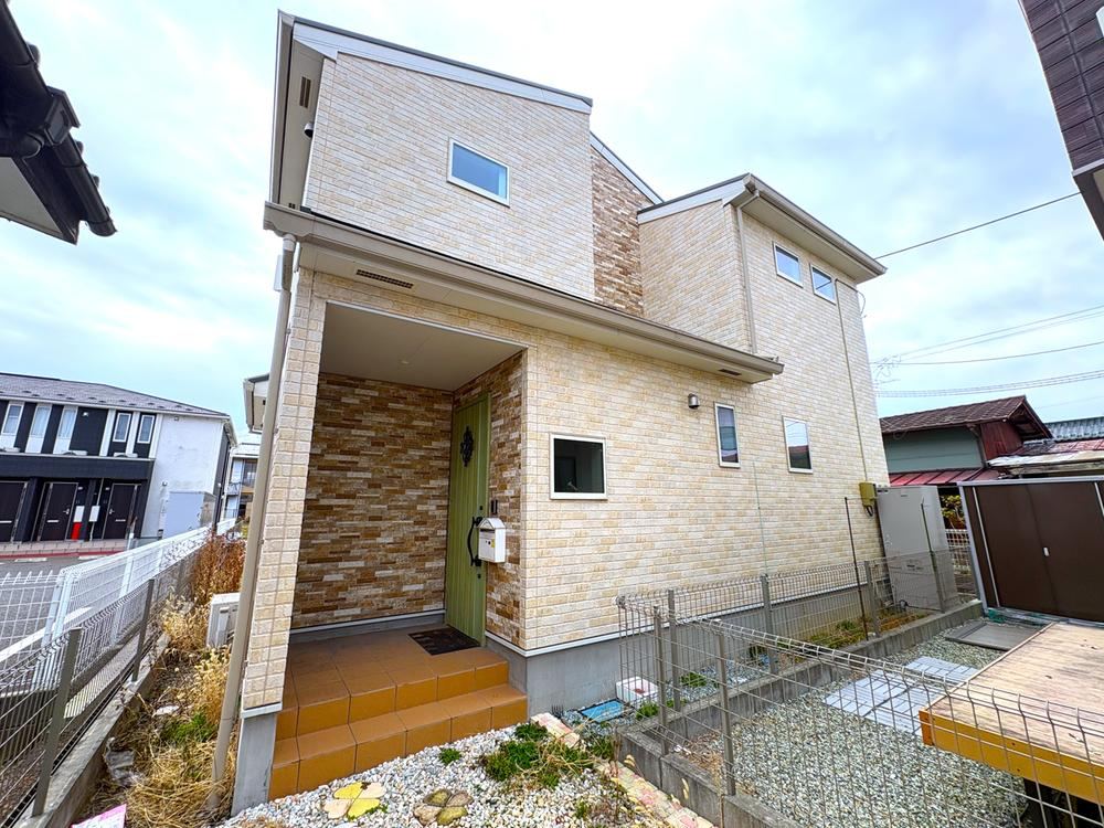 Modern 4SLDK Home Near Iwanuma Middle School - Photo 1