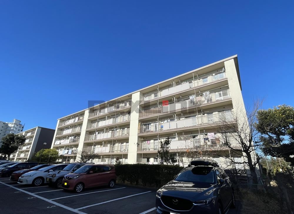 Top Floor 3K Apartment Near Supermarket - Photo 1