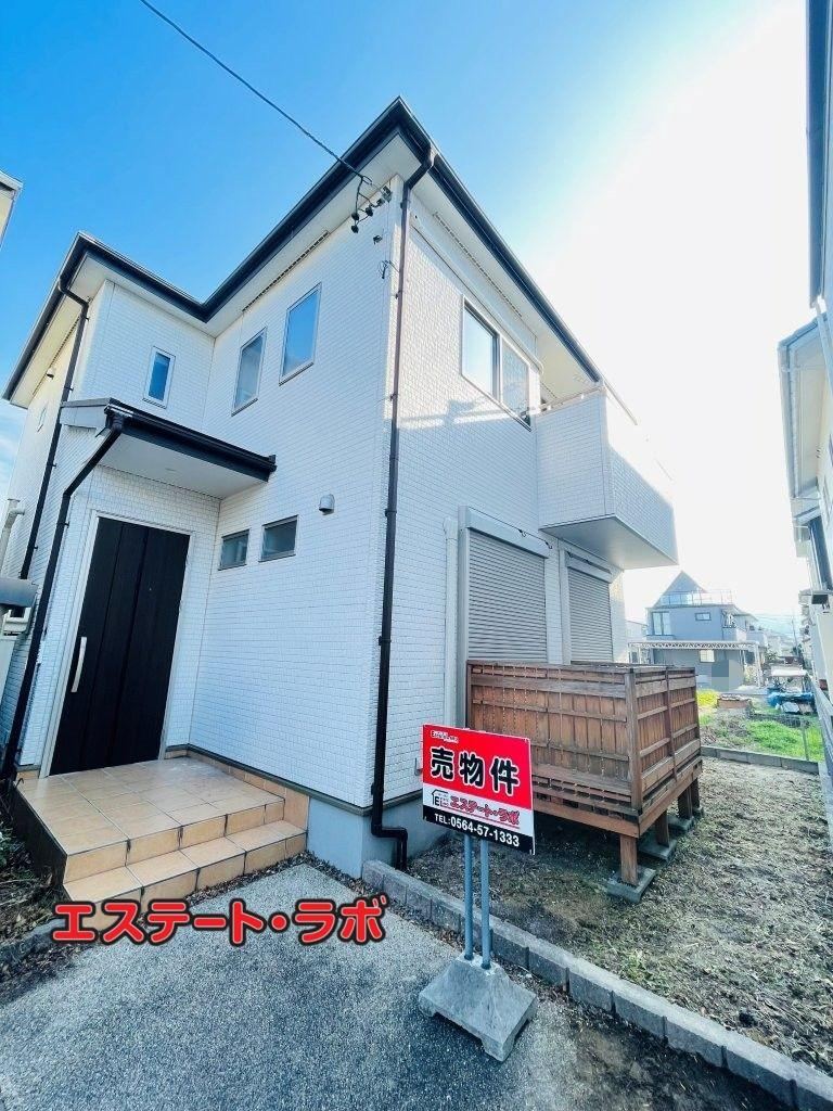 Modern 3LDK+S Home with Ample Storage - Photo 1