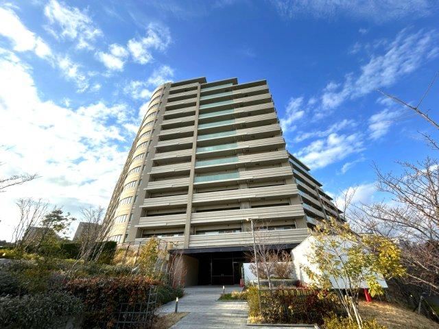 3LDK apartment in Toyonaka, Osaka - Photo 1
