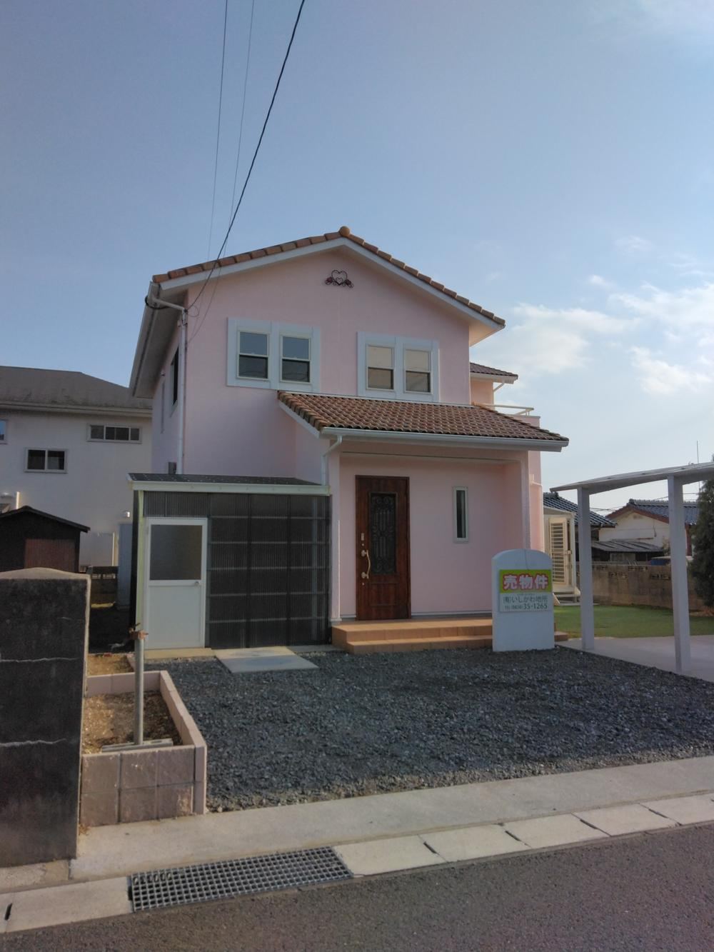 Spacious 5LDK Home with Generous Living Area - Photo 1