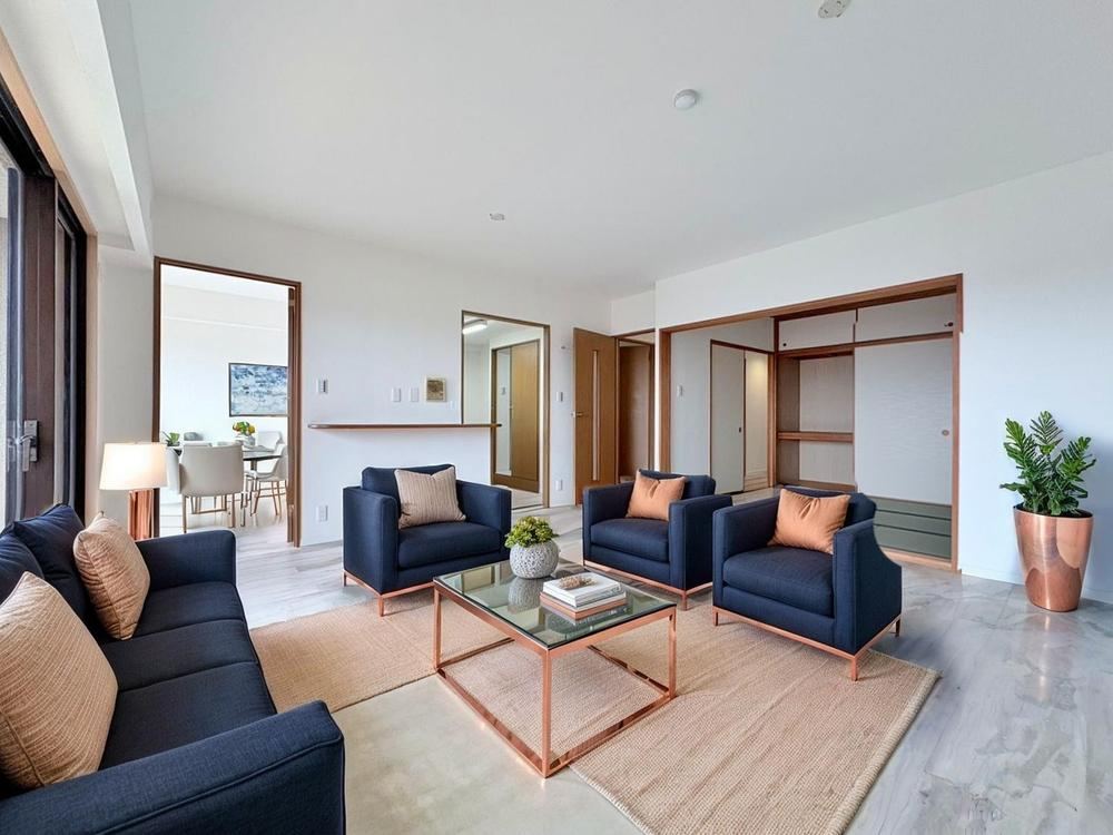 Bright 4LDK Apartment with Great Views - Photo 1