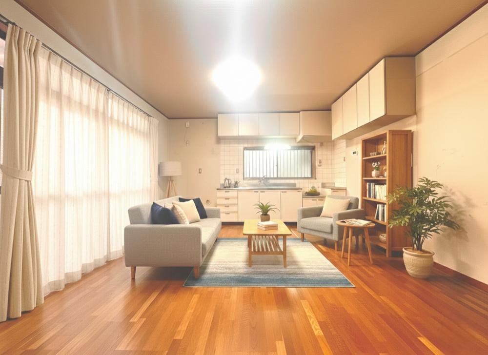 Bright 4LDK Home with Ample Storage - Photo 1