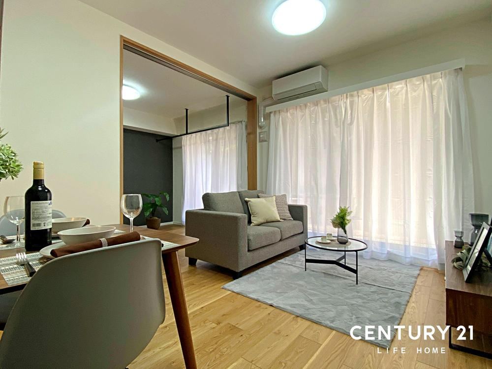 3LDK Apartment with Private Terrace and No Lower Units - Photo 1
