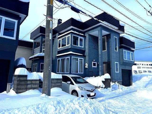 Spacious 3LDK House with Floor Heating - Photo 1