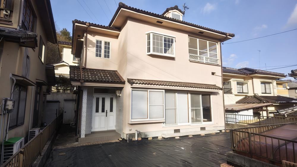 Bright 4LDK Home with Spacious Garden in Togei - Photo 1