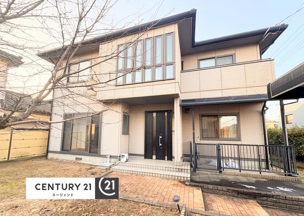 Family-Friendly 4LDKK House with Spacious Garden - Photo 1